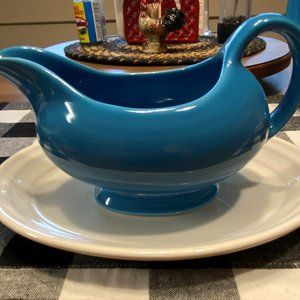 Fiesta Ware Peacock Blue Gravy Boat w/Fiesta White 9" Platter/Drip Catcher
